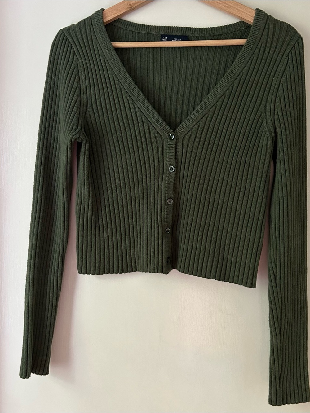 GAP Ribbed V-Neck Button Cardigan - Picture 2 of 6